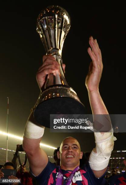 Sergio Parisse of Stade Francais celebrates with the trophy following his team's 25-17 victory during the European Rugby Challenge Cup Final between...