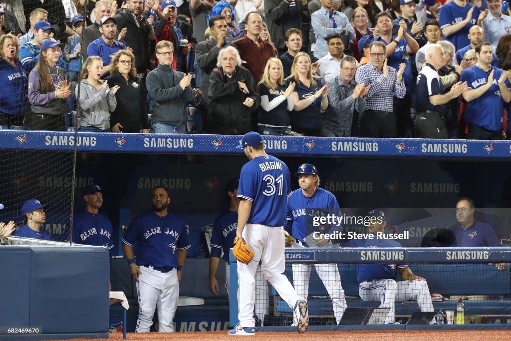 Toronto Blue Jays shutout the Seattle Mariners  4-0