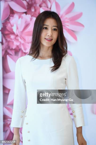 South Korean actress Kim Hee-Ae attends the photocall for SK-II Beauty Class with Kim Hee-Ae at Lotte Department Store on May 11, 2017 in Seoul,...