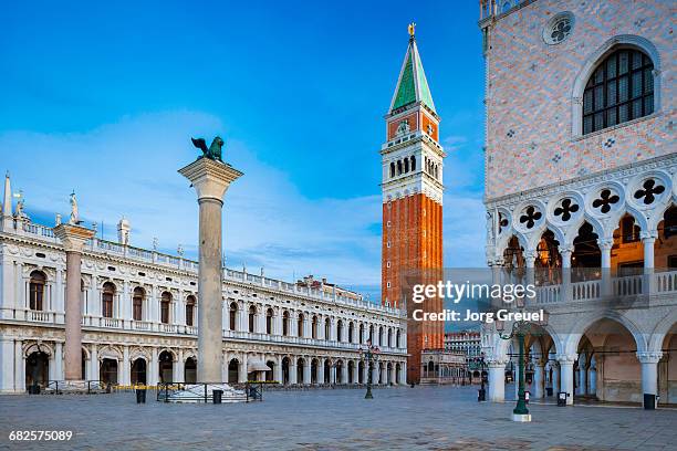 venice at dawn - campanile foto e immagini stock