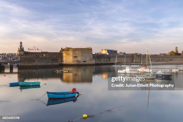 the old ville close in concarneau, brittany. - concarneau stock pictures, royalty-free photos & images