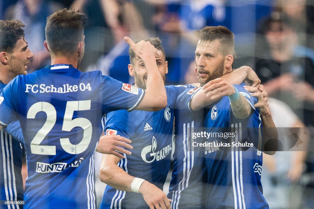 FC Schalke 04 v Hamburger SV - Bundesliga