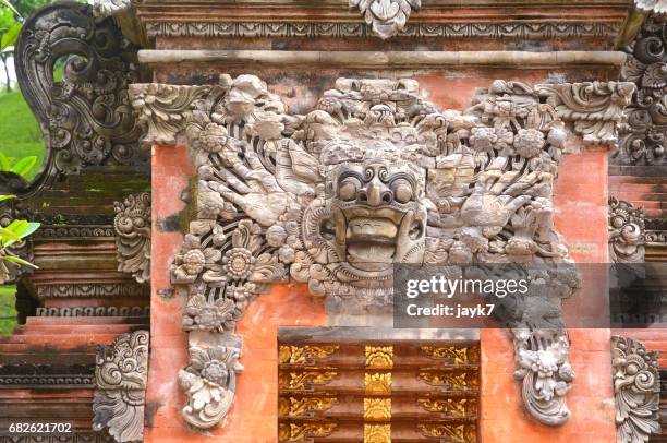 tirta empul temple - jayk7 bali temple stock-fotos und bilder