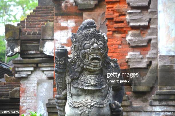 tirta empul temple - jayk7 bali temple stock-fotos und bilder