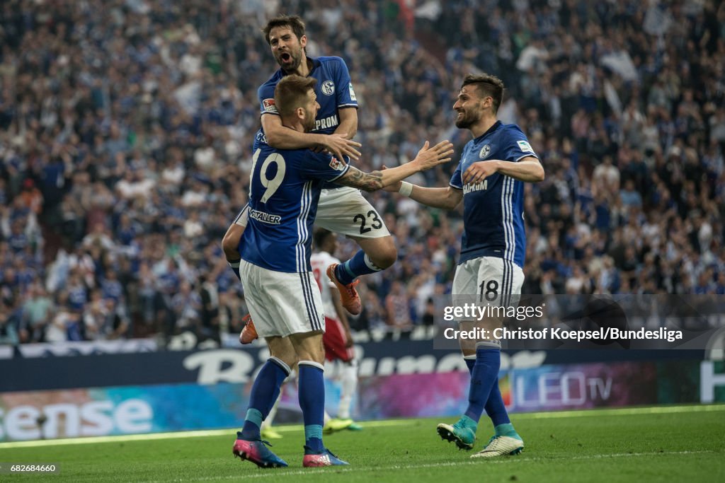 FC Schalke 04 v Hamburger SV - Bundesliga