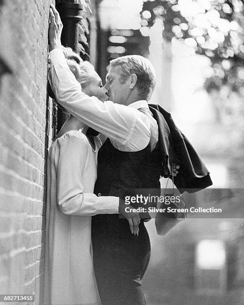 American actor Steve McQueen as Thomas Crown and Faye Dunaway as Vicki Anderson in the film 'The Thomas Crown Affair', 1968.
