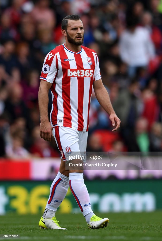 Stoke City v Arsenal - Premier League
