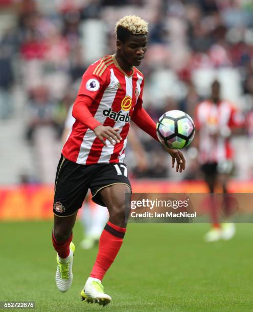 Didier Ndong of Sunderland controls the ball during the Premier League match between Sunderland and Swansea City at Stadium of Light on May 13, 2017...