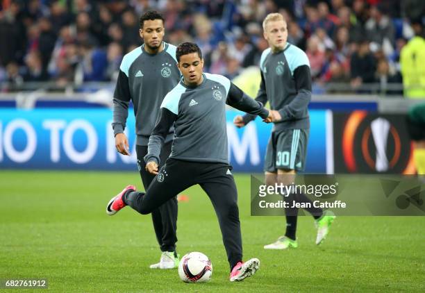 Justin Kluivert of Ajax Amsterdam warms up during the UEFA Europa League, semi final second leg match between Olympique Lyonnais and Ajax Amsterdam...