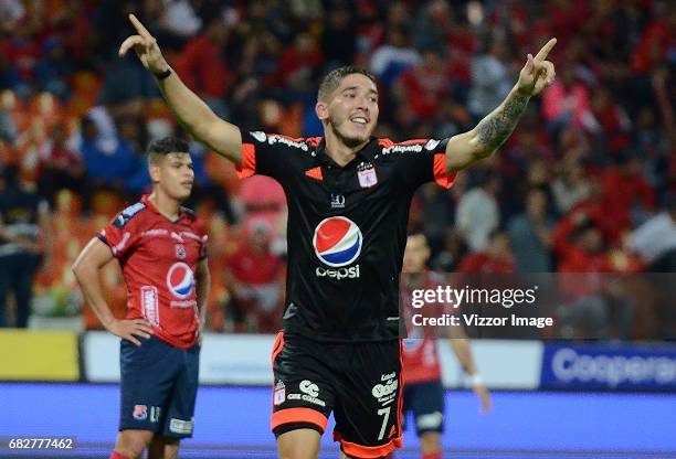 Santiago Silva of America de Cali celebrates after scoring the second goal of his team during a match between Independiente Medellin and America de...