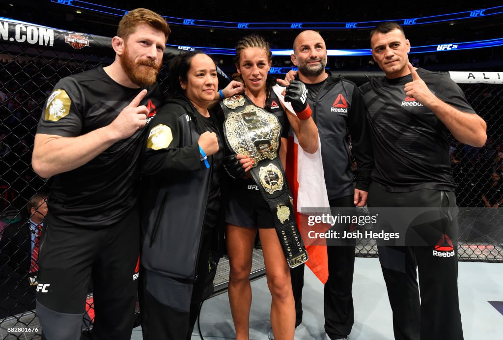 UFC 211: Jedrzejczyk v Andrade