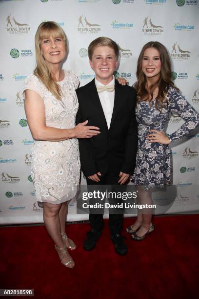 Terri Irwin, Robert Irwin and Bindi Irwin attend the Steve Irwin Gala Dinner at the SLS Hotel at Beverly Hills on May 13, 2017 in Los Angeles,...