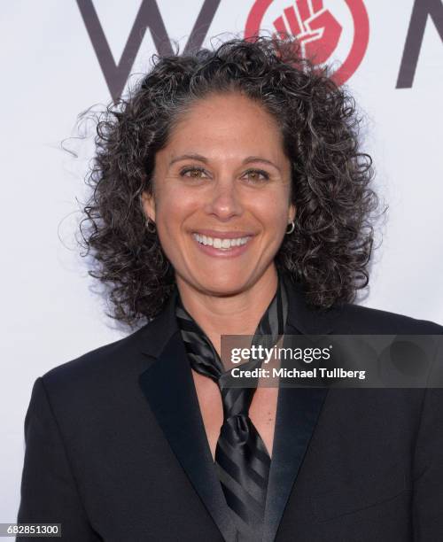 Actress Dana Goldberg attends the Los Angeles LGBT Center's "An Evening With Women" benefit at Hollywood Palladium on May 13, 2017 in Los Angeles,...