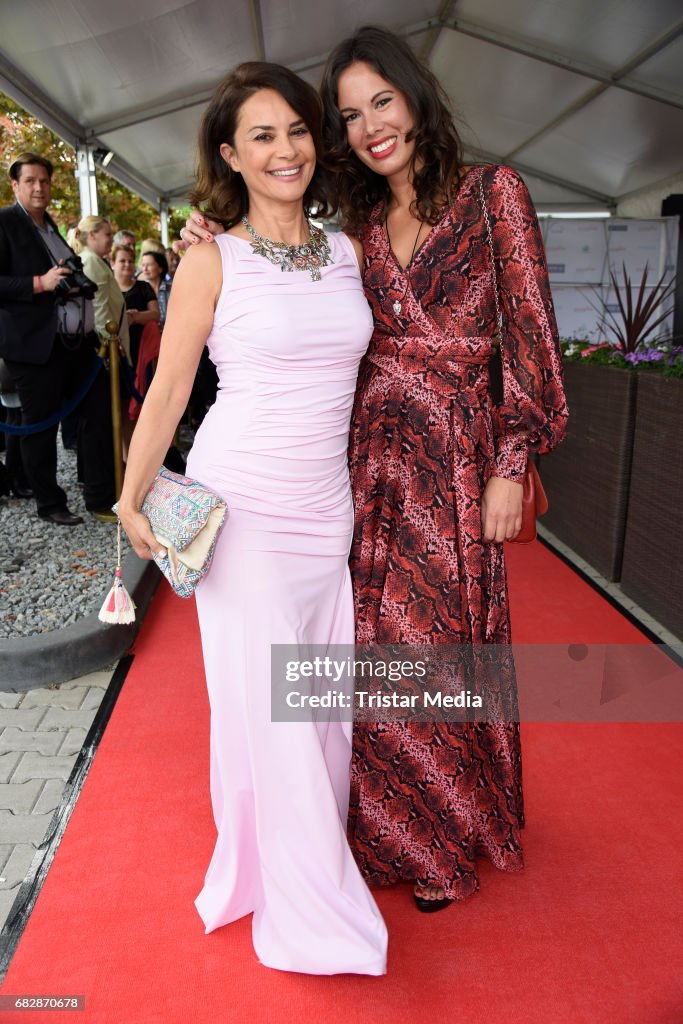 Gitta Saxx and her sister Meryam Sana attend the 'Goldene Sonne 2017