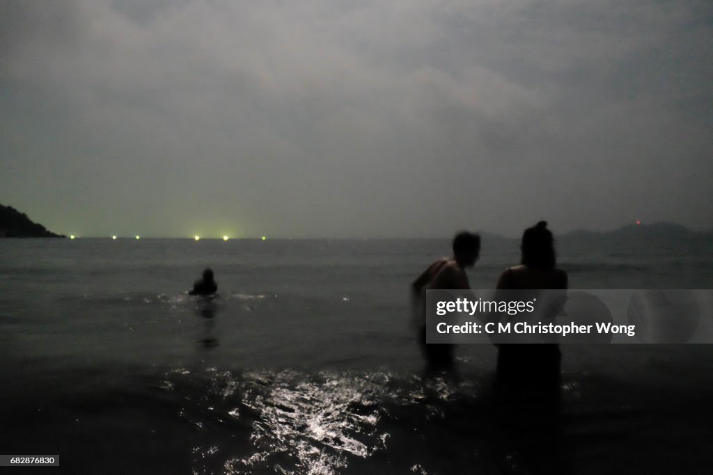Lo Kei Wan - skinny dipping under the moonlight
