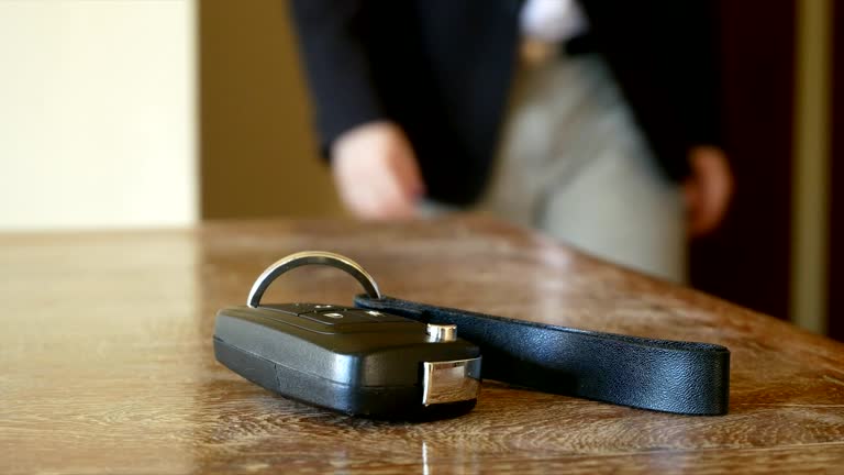 105 Man Grabbing Keys Stock Videos, Footage, & 4K Video Clips - Getty Images | Man leaving house