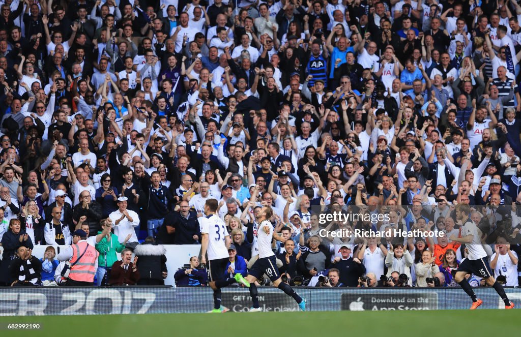 Tottenham Hotspur v Manchester United - Premier League