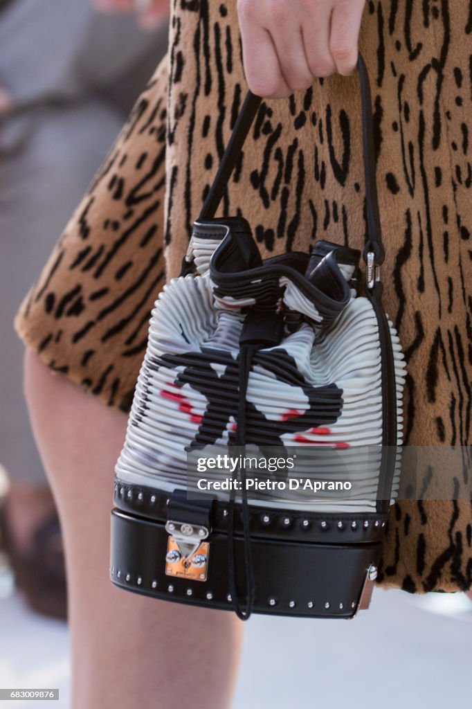 Louis Vuitton Resort 2018 Show - Runway