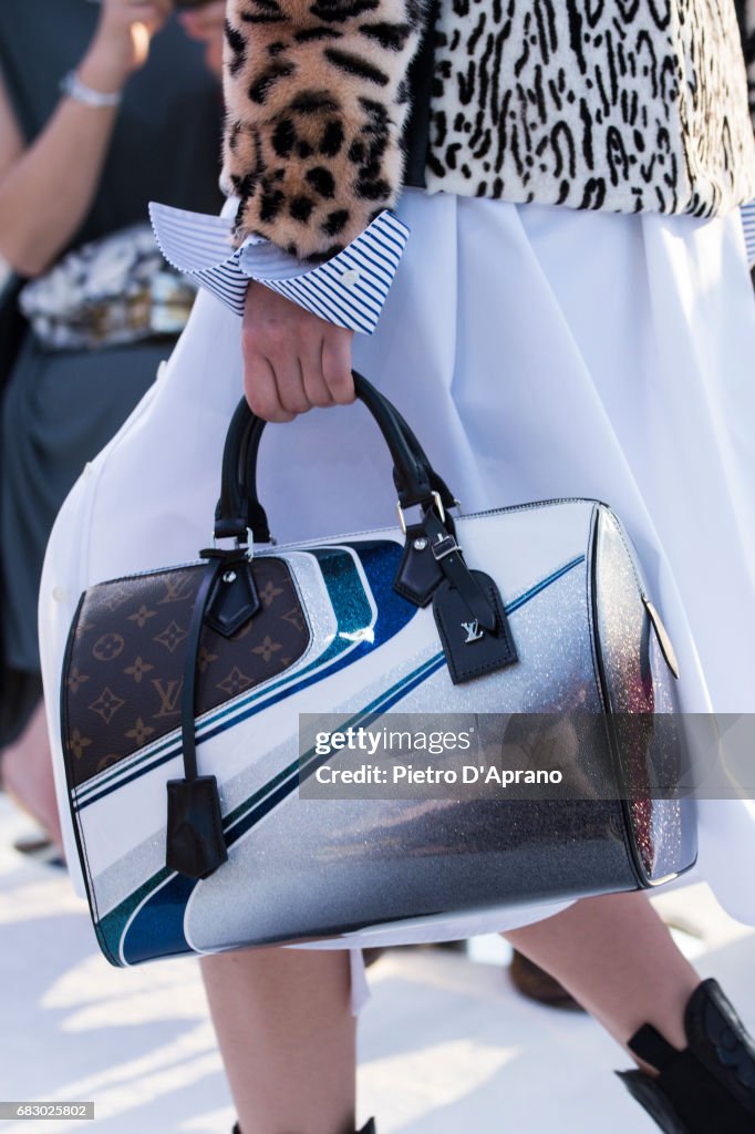 Louis Vuitton Resort 2018 Show - Runway