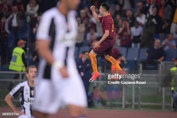 Stephan El Shaarawy of AS Roma celebrates after scoring a goal during the Serie A match between AS Roma and Juventus FC at Stadio Olimpico on May 14,...