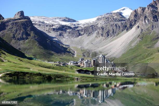 ski of mountain resort of tignes - tignes stock pictures, royalty-free photos & images