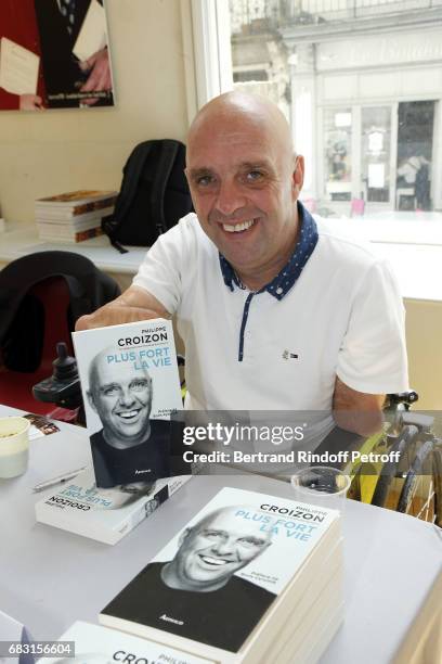 Writer Philippe Croizon attends Tribute To Jean-Claude Brialy during "Journees Nationales du Livre et du Vin"on May 14, 2017 in Saumur, France.