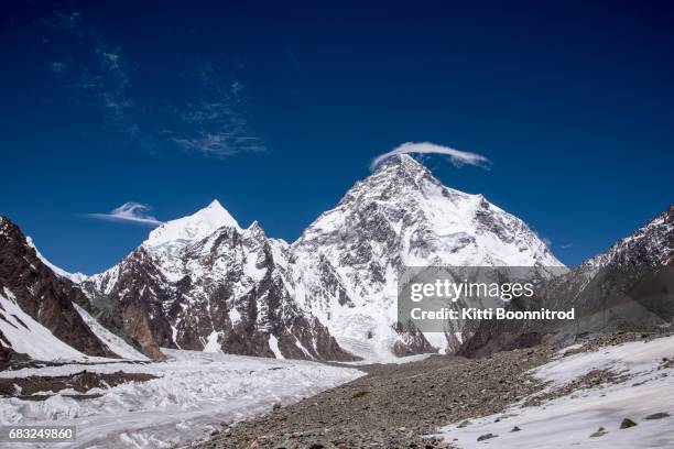 front view of mt.k2 on the way to k2 base camp, pakistan - k2 mountain 個照片及圖片檔