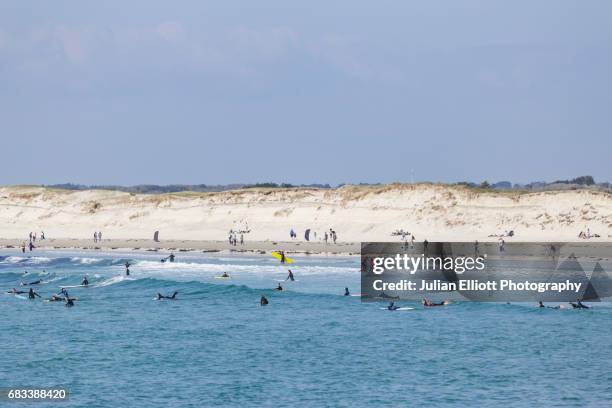 plage de la torche in brittany, france. - finistere stock pictures, royalty-free photos & images