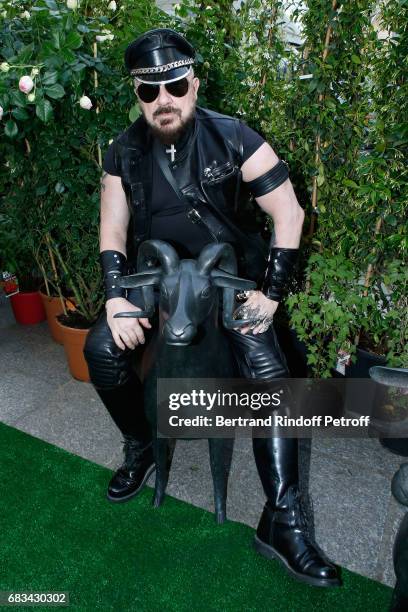 Peter Marino attends his "The Garden of Peter Marino" Book Signing at "Moulie Flowers" on May 15, 2017 in Paris, France. Preface of the Book and...