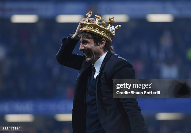 Chelsea manager Antonio Conte celebrates at the end of the Premier League match between Chelsea and Watford at Stamford Bridge on May 15, 2017 in...