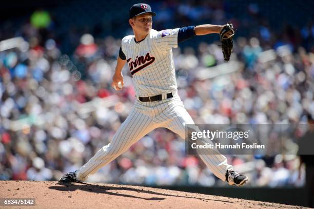 Drew Rucinski Drew Rucinski of the Minnesota Twins delivers a pitch against the ...