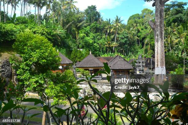 goa gajah temple - jayk7 bali temple stock-fotos und bilder