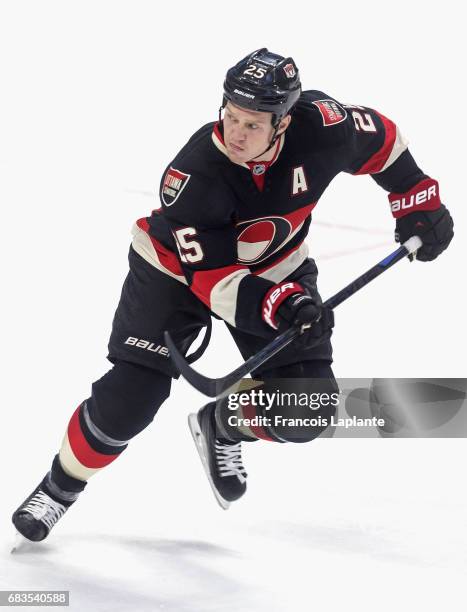 Chris Neil of the Ottawa Senators plays in the game against the Nashville Predators at Canadian Tire Centre on November 20, 2014 in Ottawa, Ontario,...