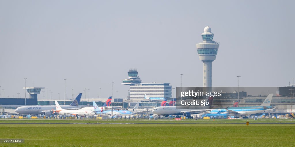 De internationale hub Amsterdam Airport Schiphol (AMS) in Nederland