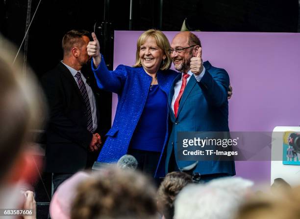 German Social Democrats lead candidate Hannelore Kraft and Martin Schulz, leader of the German Social Democrats looks on at the final SPD campaign...