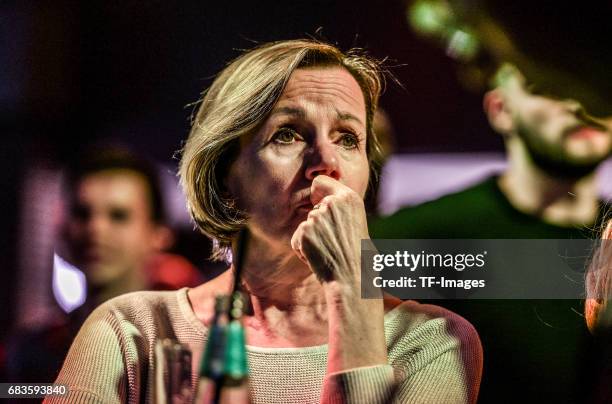 Supporters react after of Hannelore Kraft, lead candidate of the German Social Democrats , is beaten by Armin Laschet, the lead candidate of the...