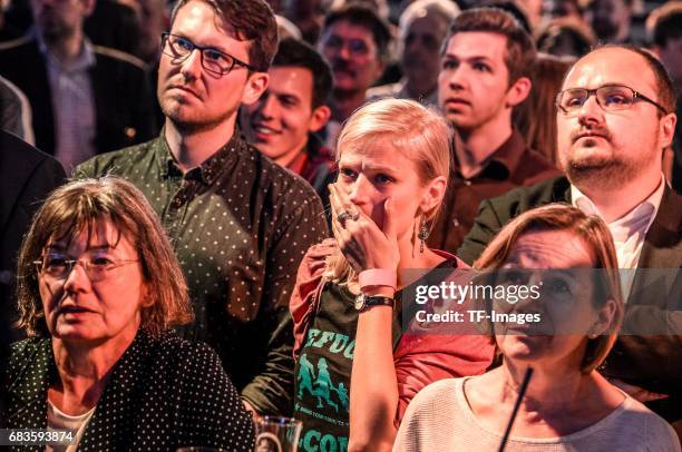 Supporters react after of Hannelore Kraft, lead candidate of the German Social Democrats , is beaten by Armin Laschet, the lead candidate of the...