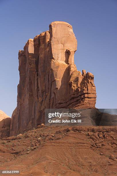 monument valley navajo tribal park landscape - monument valley stock pictures, royalty-free photos & images