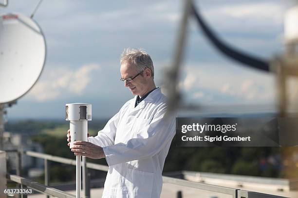 Meteorologists Male 1,935 Weather Meteorologist Stock Photos, High-Res Pictures, and Images ...