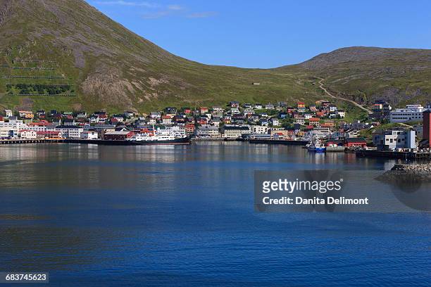 city on hill with harbor, north cape, honningsvag, norway - isola di mageroya foto e immagini stock