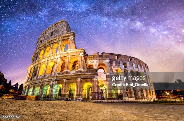 colosseo roma colosseum colosseum rome geen mensen exterieur nacht milkyway - high dynamic range imaging stockfoto's en -beelden