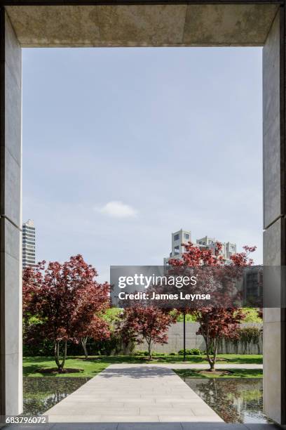 entrance to the barnes foundation in philadelphia - barnes museum philadelphia stock pictures, royalty-free photos & images