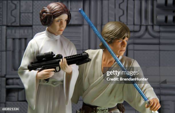 sibling warriors - luke skywalker stock pictures, royalty-free photos & images