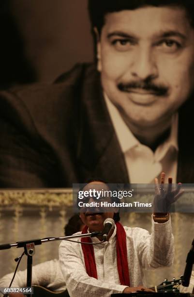 Ghazal maestro Ghulam Ali Khan performing at the concert in memory of late Pramod Mahajan at Shanmukhanand Hall.