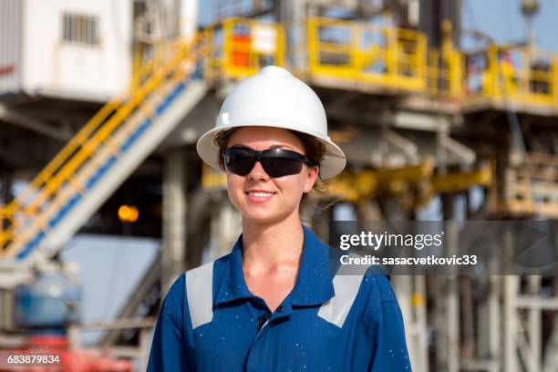 Woman Roughneck Rig Roughneck Woman Photos and Premium High Res Pictures - Getty Images