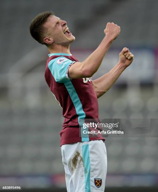 Declan Rice of West Ham United celebrates following the Premier League 2 Play Off Final between Newcastle United and West Ham United at St. James...