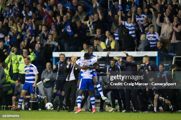 Reading players and coaching staff celebrate at the final whistle of the Sky Bet Championship Play-Off Semi Final Second Leg match between Reading...