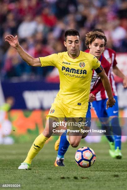 Bruno Soriano Llido of Villarreal CF in action during the La Liga match between Atletico de Madrid vs Villarreal CF at the Estadio Vicente Calderon...