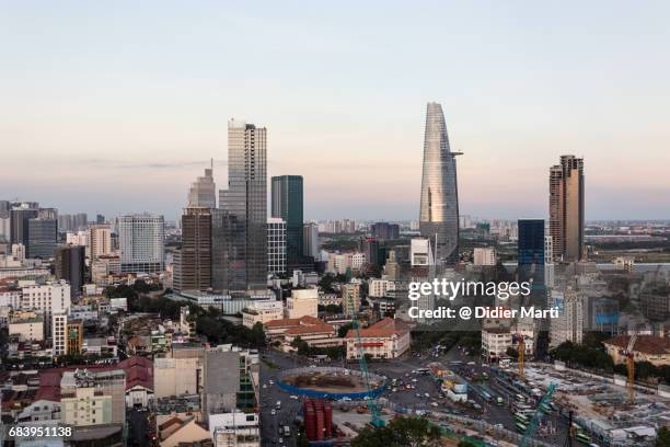 aerial view of ho chi minh downtown in vietnam - tillväxtmarknad bildbanksfoton och bilder