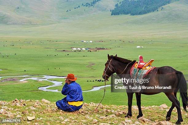 mongolia, arkhangai, mongolian horserider - steppe stockfoto's en -beelden